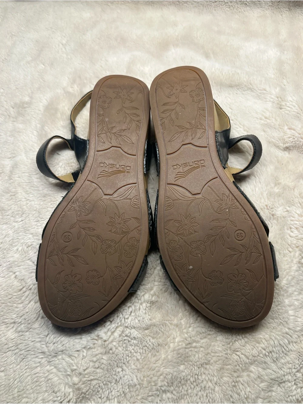 Dansko women's Laurie sandals black leather size 39 or US 9